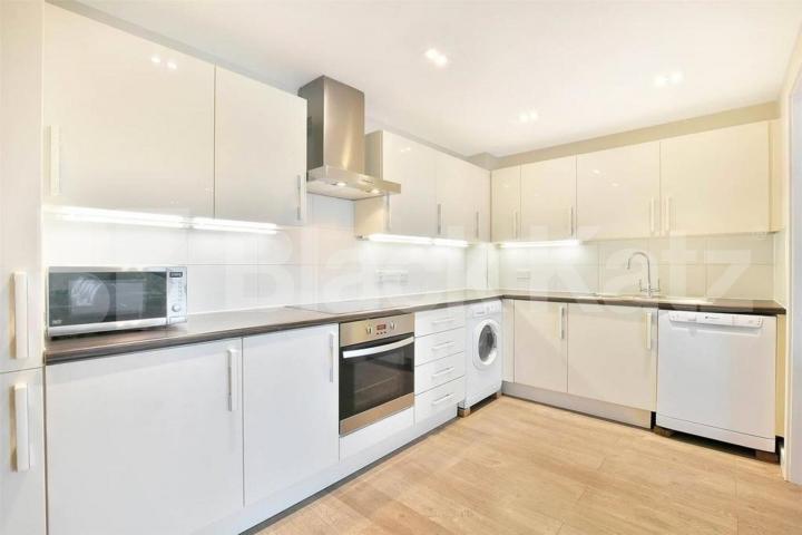 Modern 4 bedroom within a new development close to shoreditch Park Mintern Street, Shoreditch Park